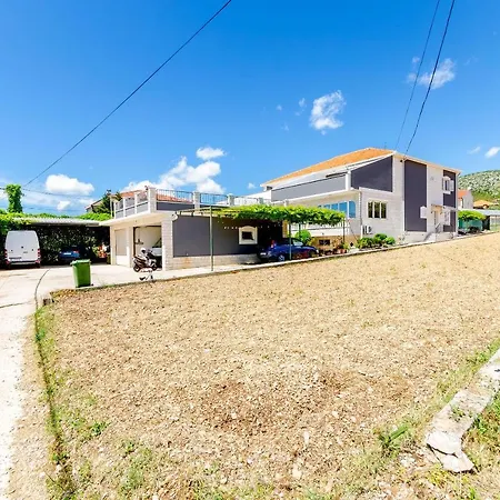 Apartment Miro And Marino